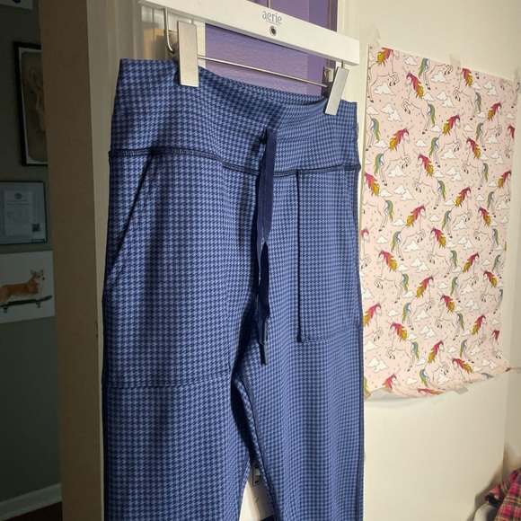 Blue Houndstooth Leggings - Picture 2 of 6